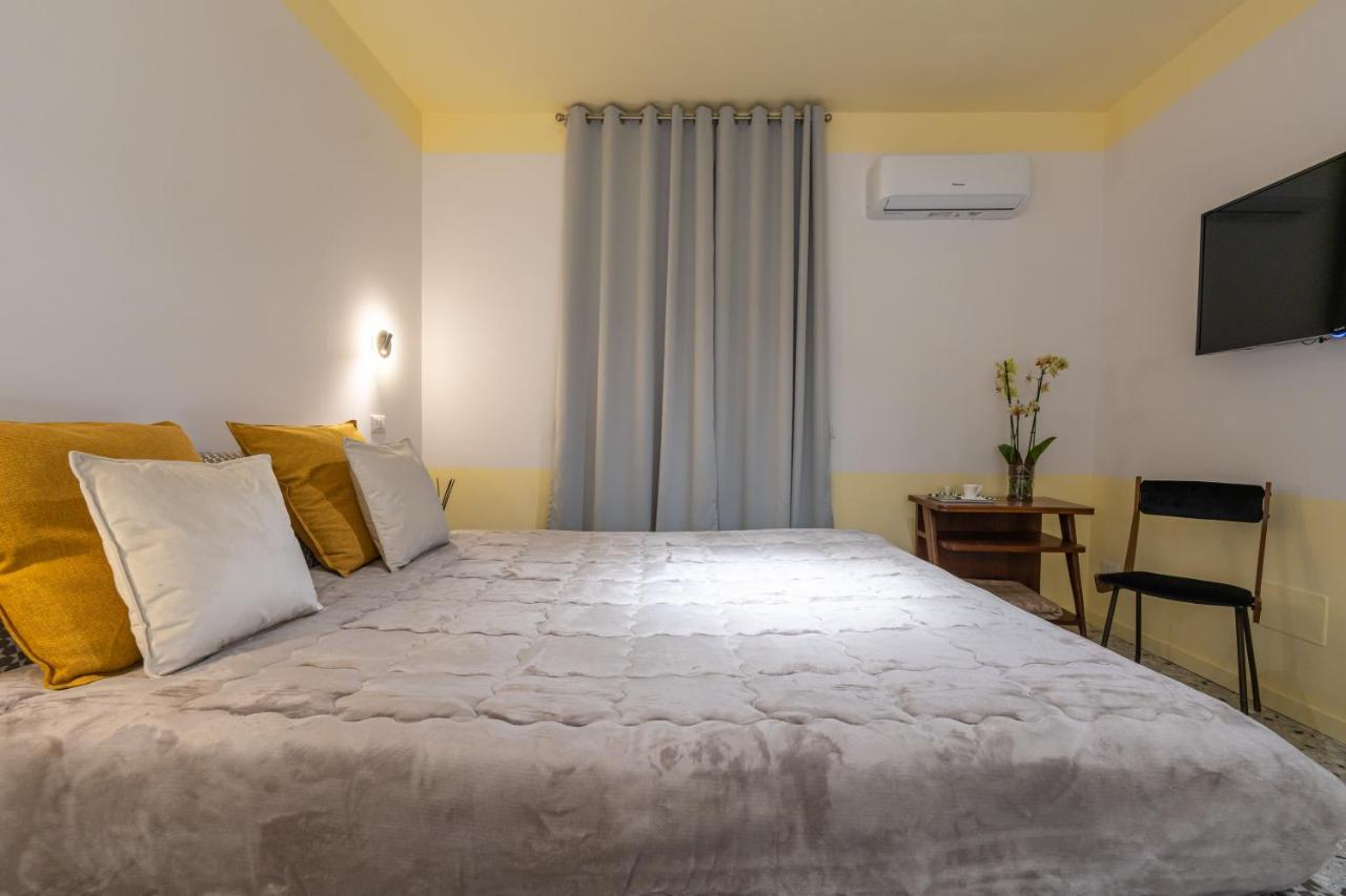 Teatro Toledo 272 Bed and Breakfast Napels Buitenkant foto